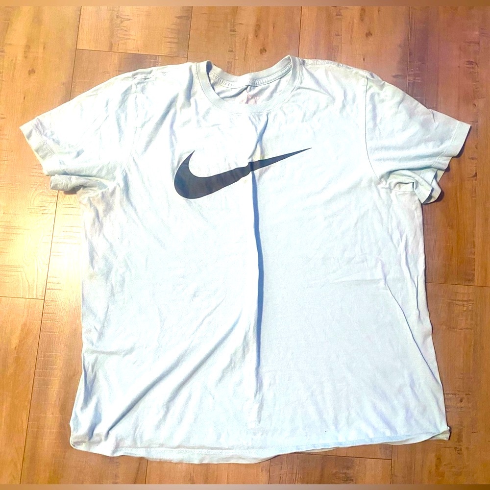NIKE TEE